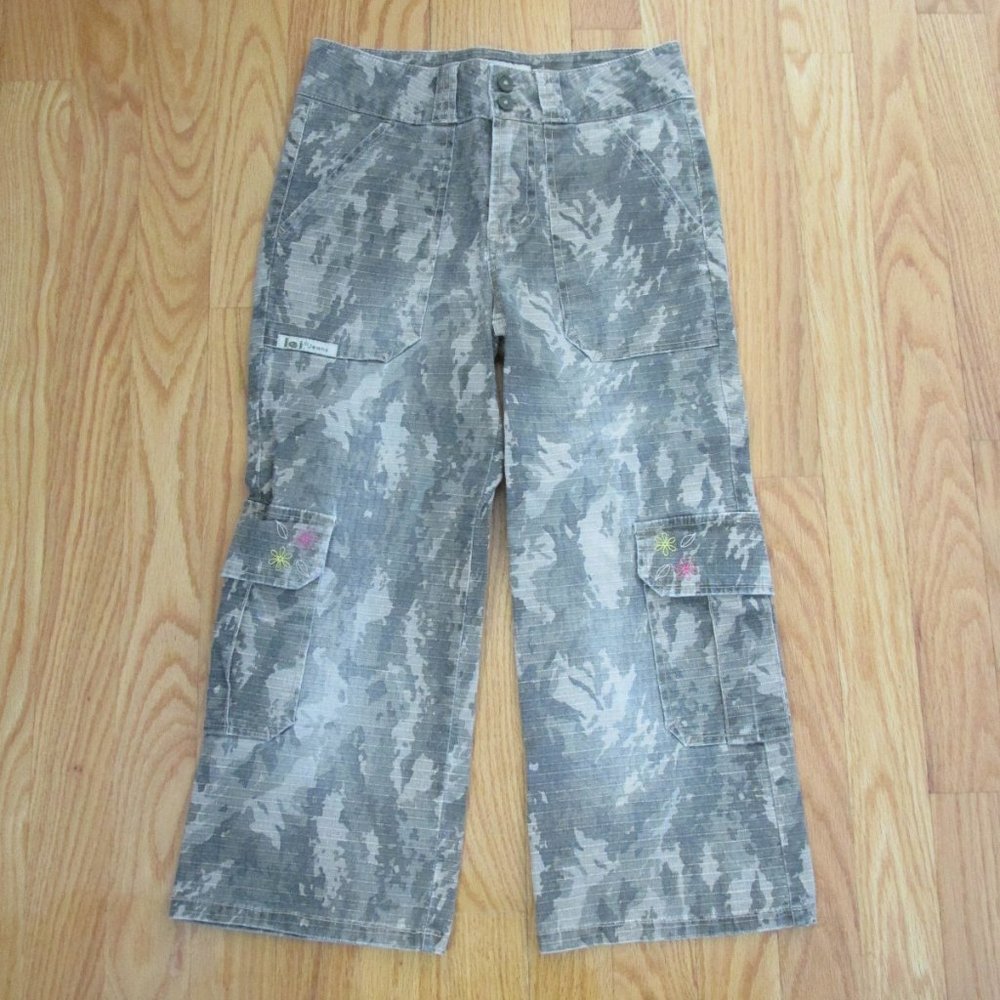 LEI GIRL'S SIZE 10 CAPRIS STRETCH GREEN CAMOUFLAGE CROPPED CARGO FLARE PANTS